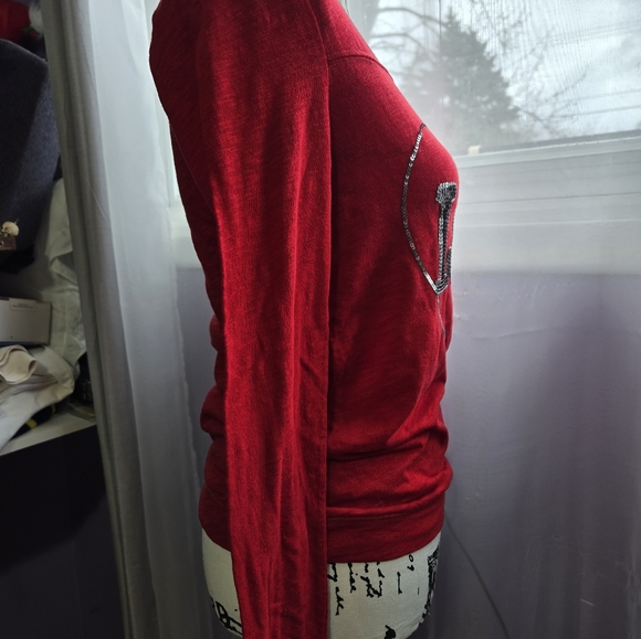 Red love shirt - Picture 2 of 5